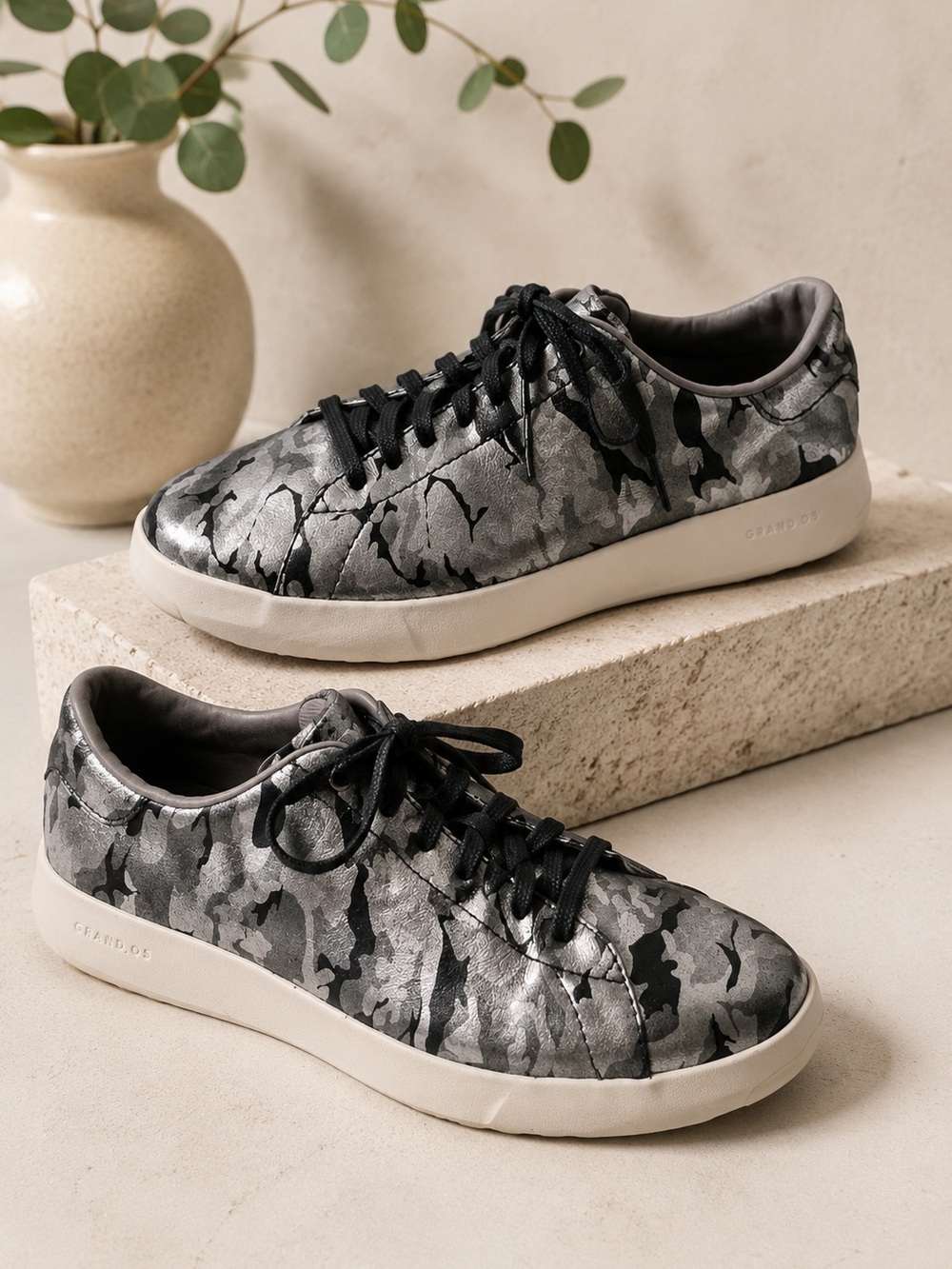 Women Cole Haan Grandpro Metallic Camo
Sneakers Size 9.5